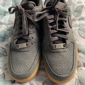 Nike Womens WMNS Air Force 1  ‘07 SUEDE